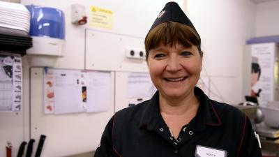 Nancy medewerker traiteursafdeling Buurtslagers