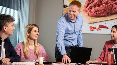 Meeting ruimte met collega's