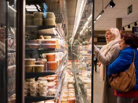 Buurtslagers in supermarkt Halle